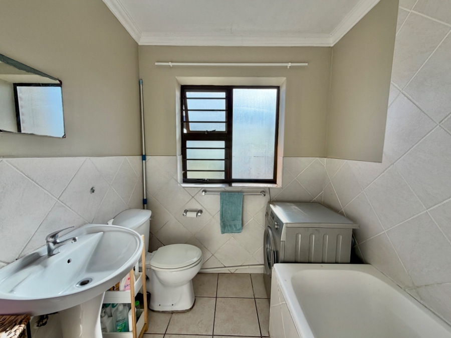 3 Bedroom Property for Sale in Kabega Park Eastern Cape